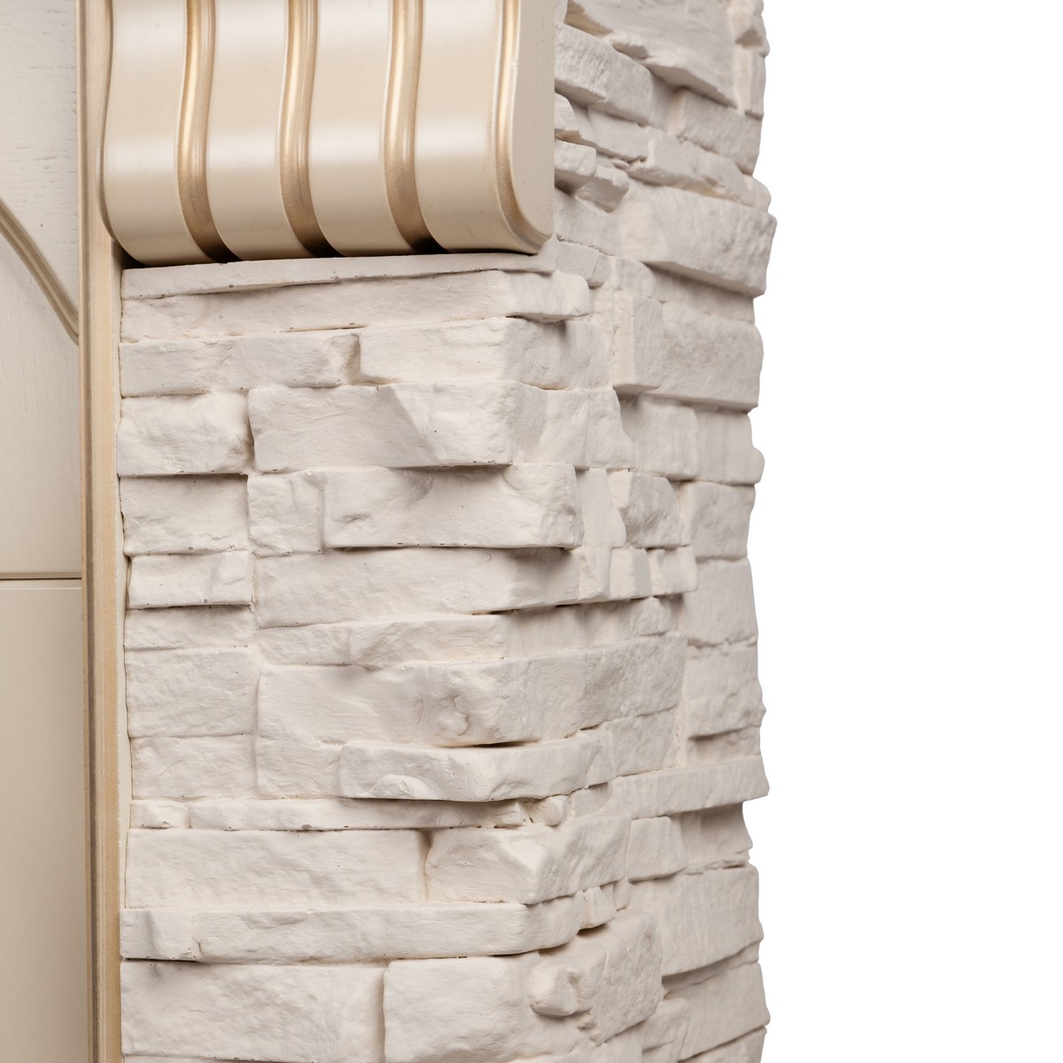 Электрокамин RealFlame  Athena WT с очагом Fobos Lux Brass