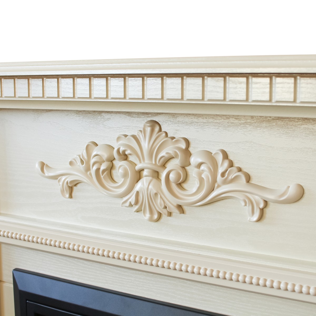 Электрокамин RealFlame Lilian WT с очагом Majestic Lux Black