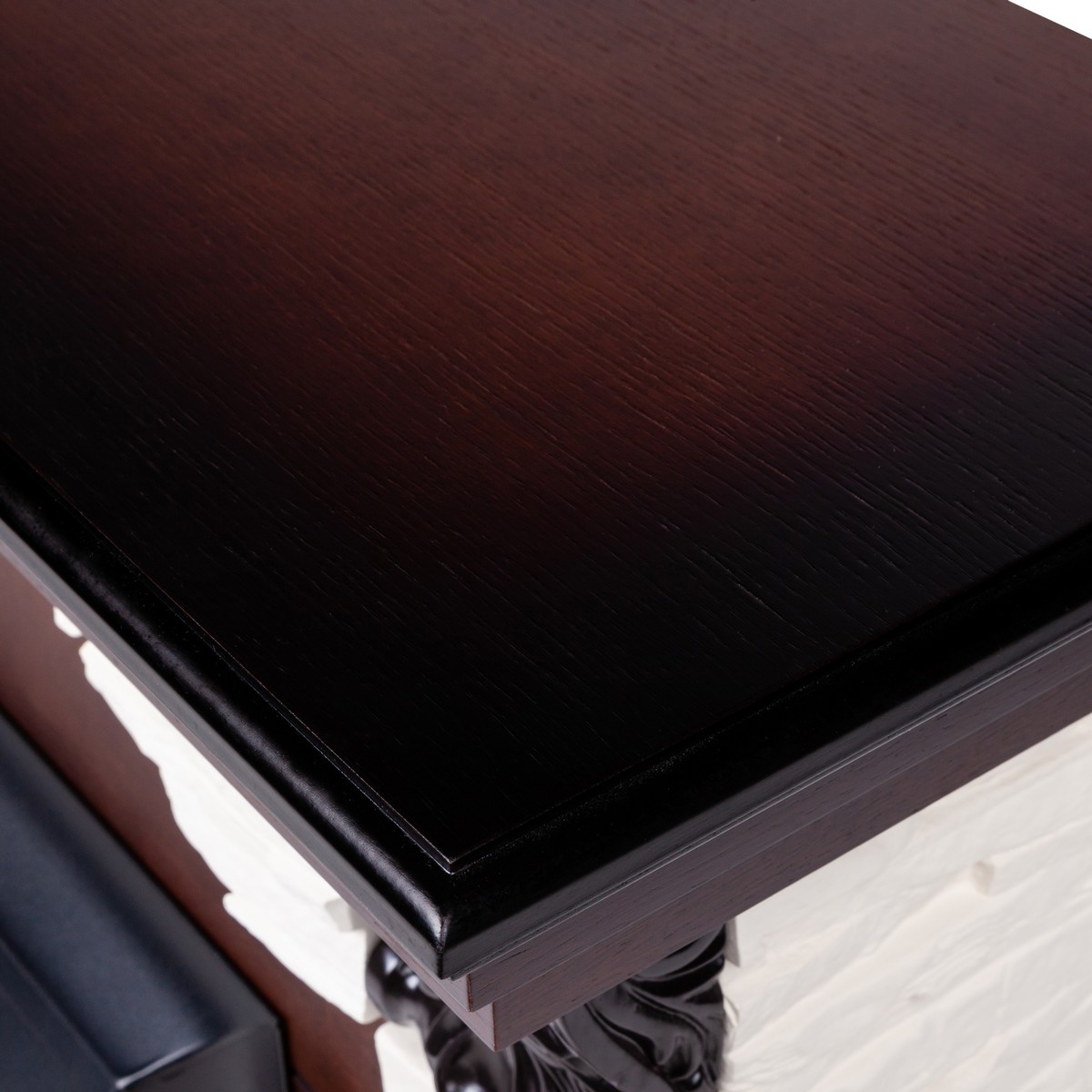 Электрокамин RealFlame  Dublin Lux AO с очагом Majestic Lux Black