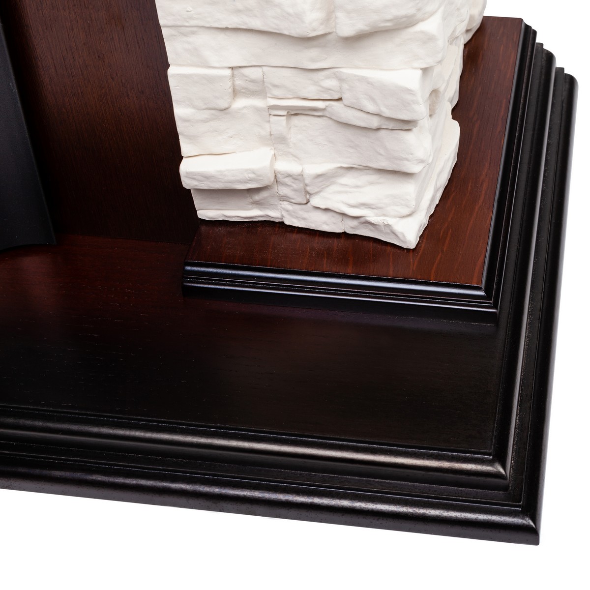 Электрокамин RealFlame  Dublin Lux AO с очагом Majestic Lux Black