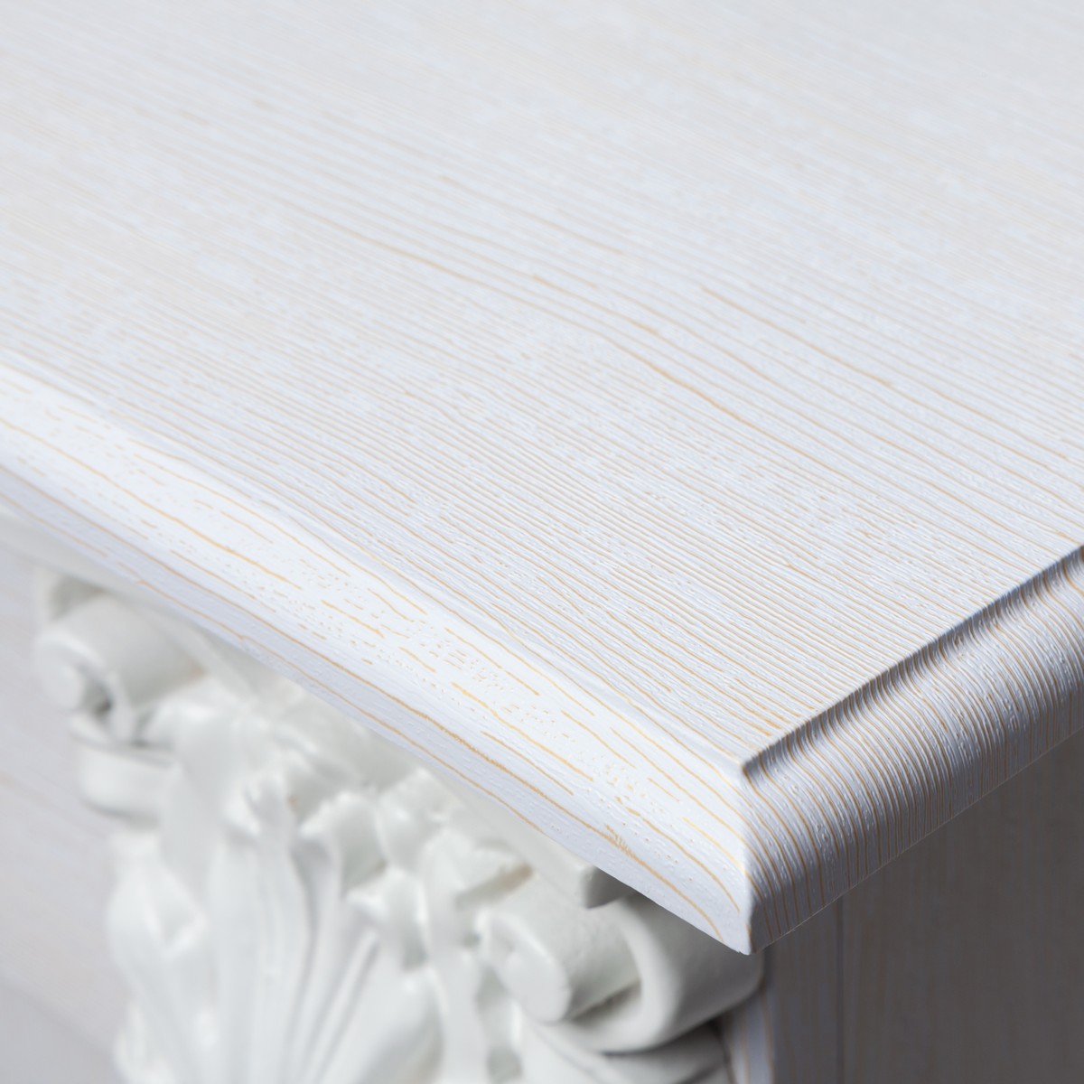 Электрокамин RealFlame  Stefania WT-F614 с очагом Majestic Lux Black