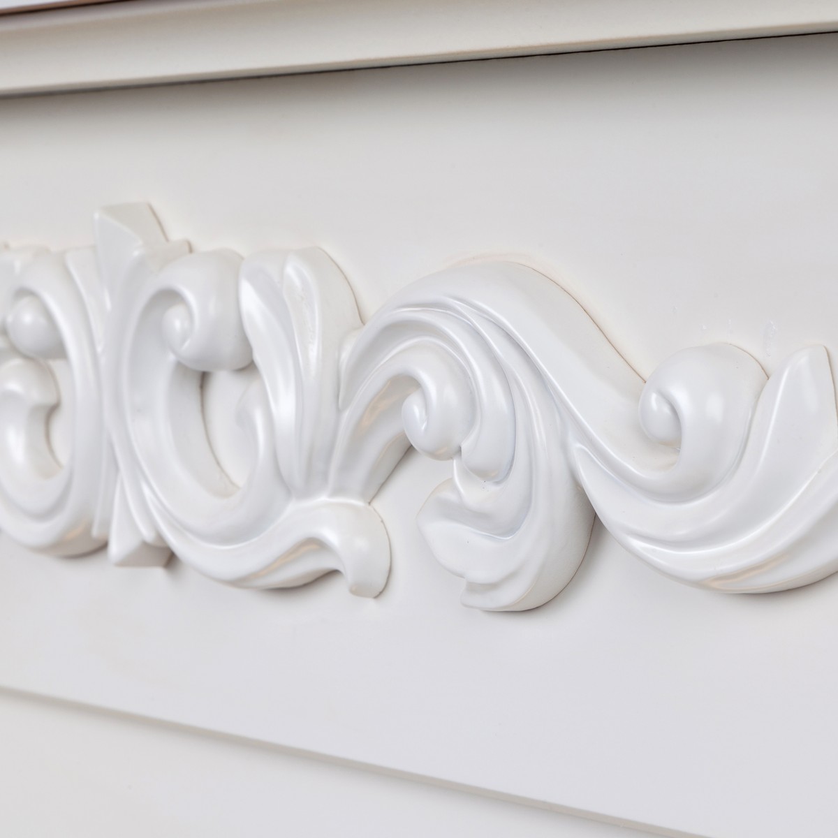 Электрокамин RealFlame Dominica Corner WT с очагом Fobos Lux Black RC