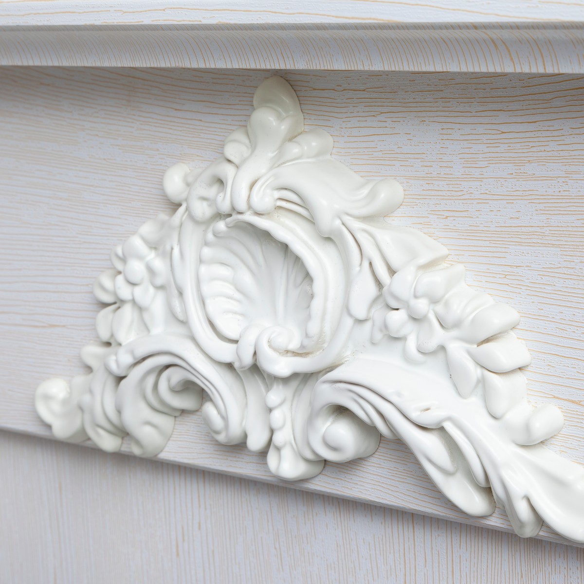 Электрокамин RealFlame  Stefania WT-F614 с очагом Majestic Lux Black