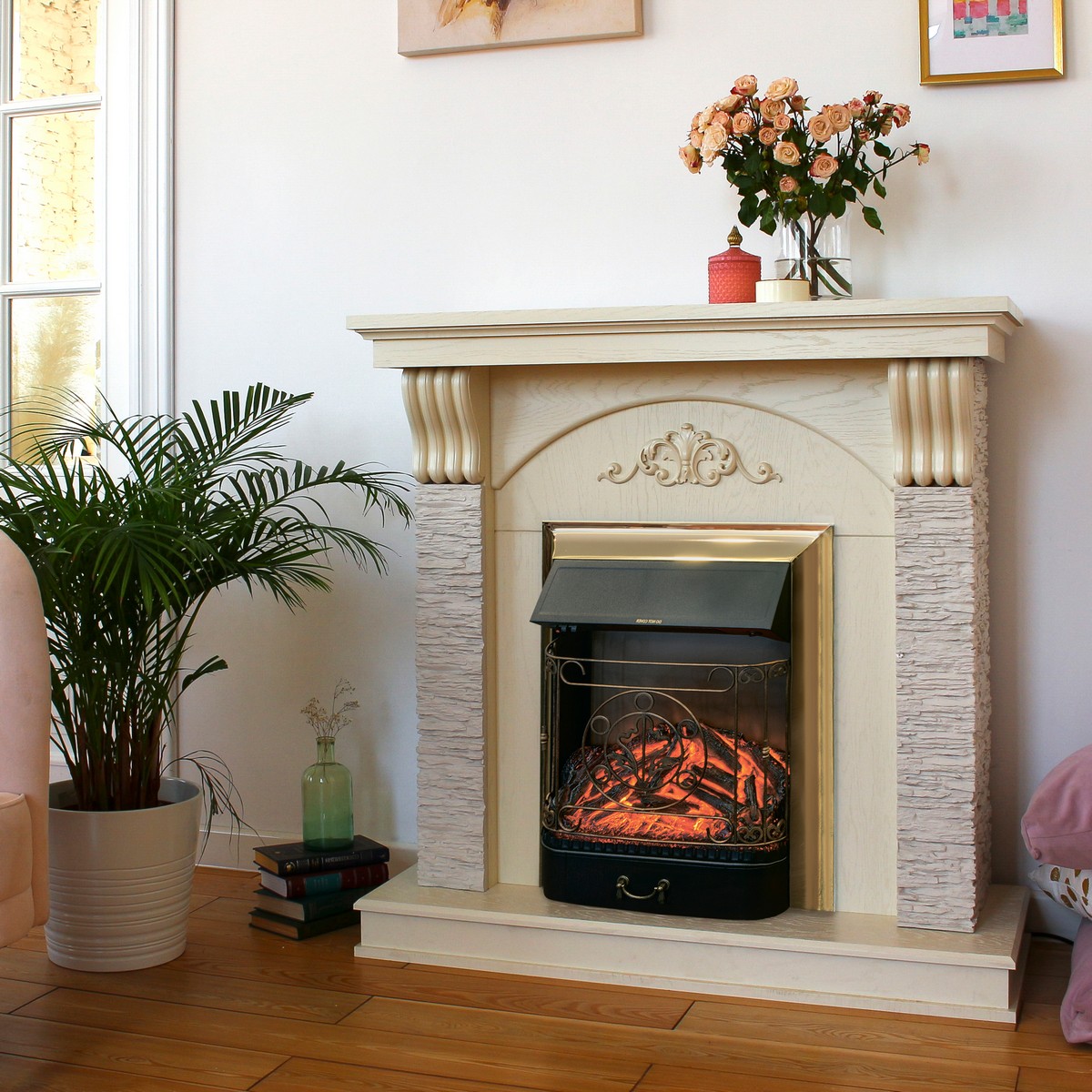 Электрокамин RealFlame  Corfino WT с очагом Majestic Lux Brass