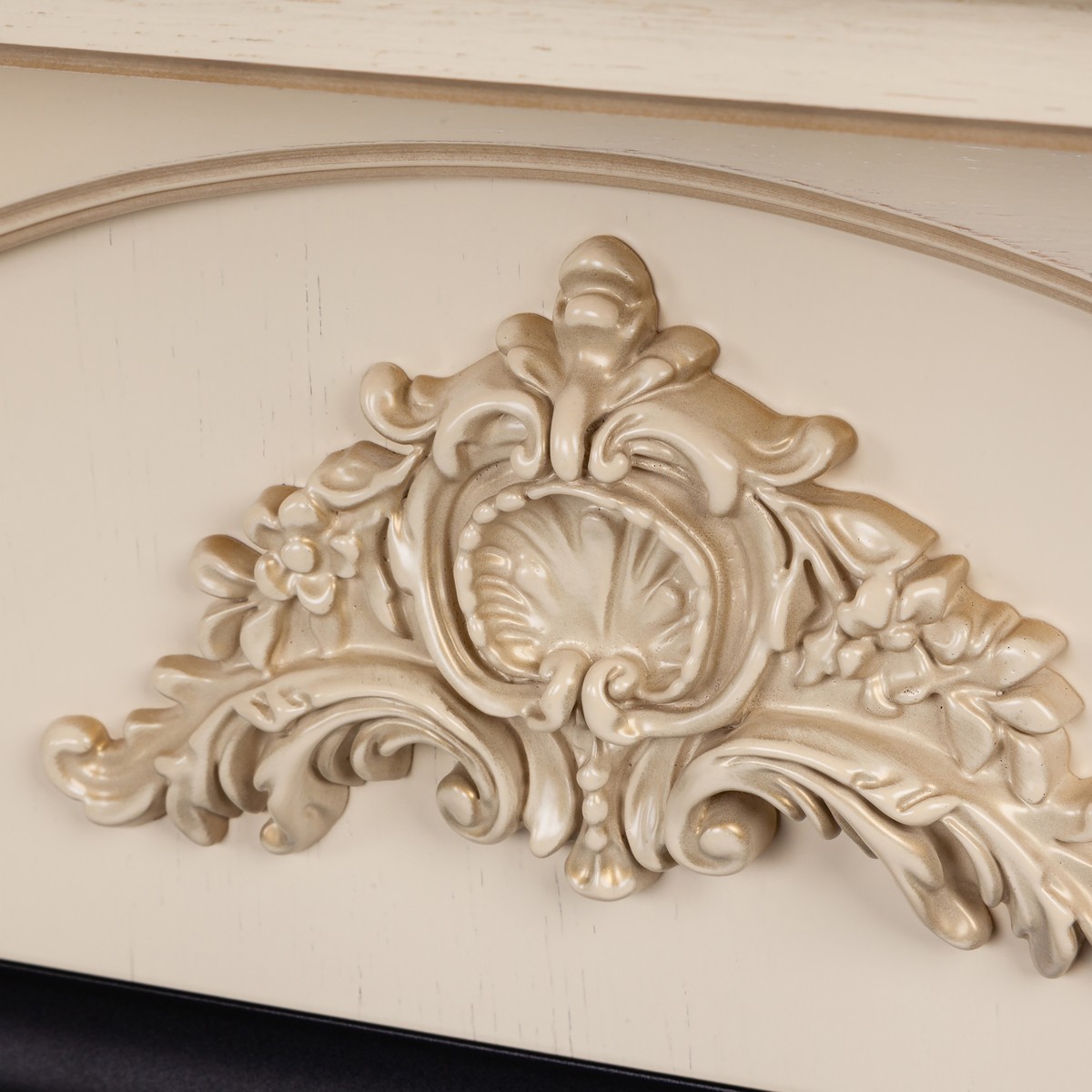 Электрокамин RealFlame  Athena WT с очагом Majestic Lux Black